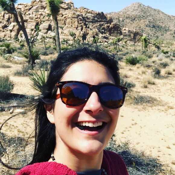 Meet your Posher, Jenn - Picture 1 of 1